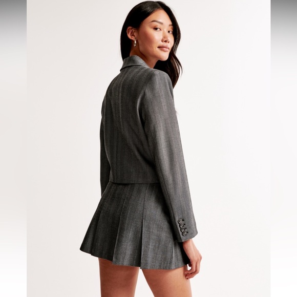 A&F Cropped Blazer Gray Pattern. - Picture 4 of 10